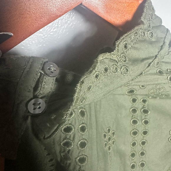 GAP Olive Green Eyelet Blouse Long Sleeve  L - Picture 3 of 7